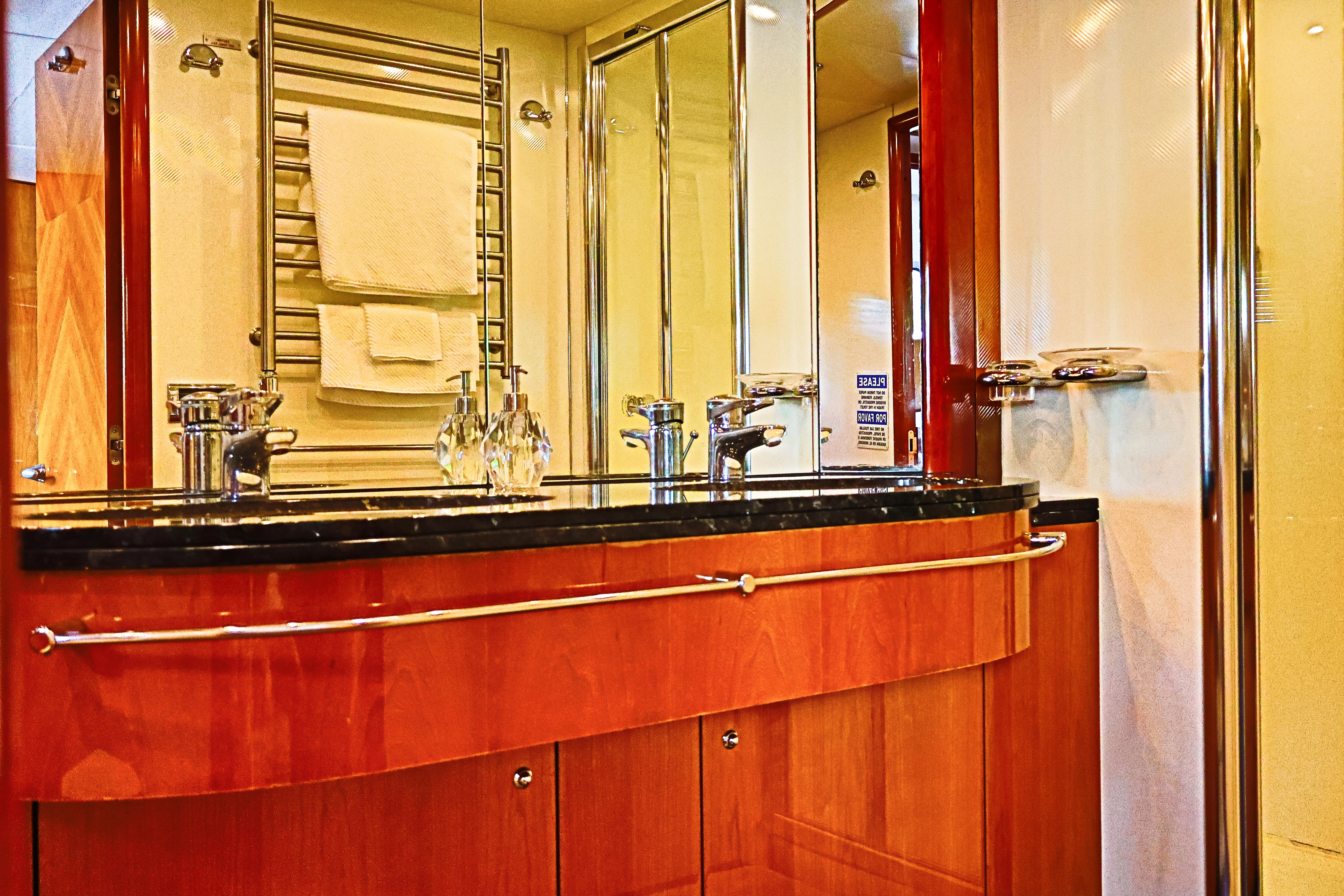 90ft Sunseeker Deep Blue master bathroom shower